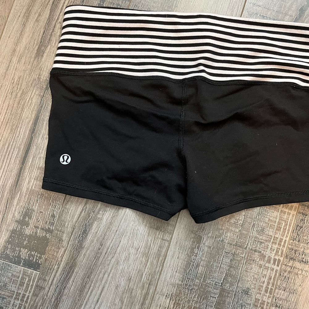 Reversible shorts - Picture 2 of 3